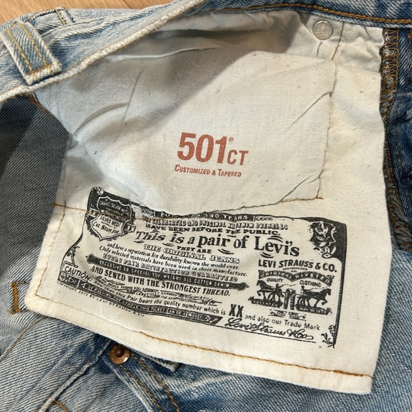 Distressed Vintage Levi’s Boyfriend Jeans. Size 26 - Picture 6 of 9